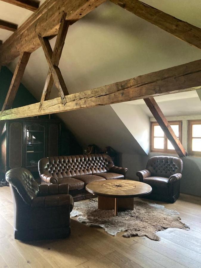Altbau Zimmer In Anif Exteriör bild