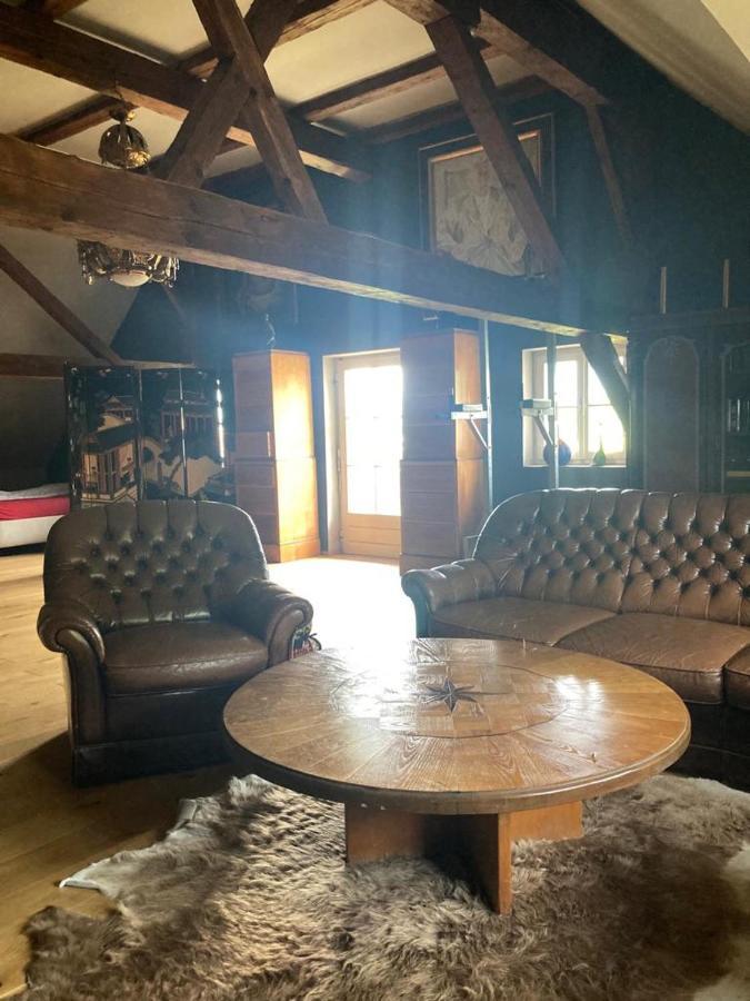 Altbau Zimmer In Anif Exteriör bild